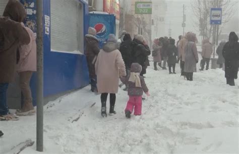 Stuhia e madhe e borës godet Rusinë ATV