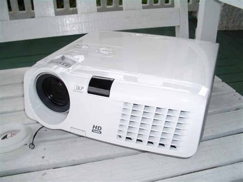 Optoma HD70 Projector Review | Audioholics