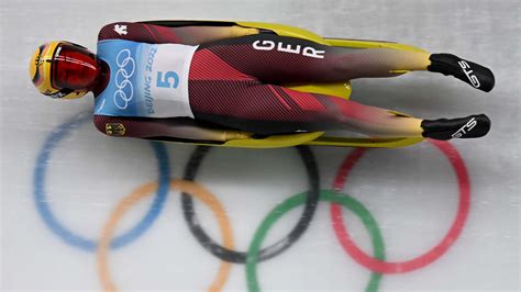 Taubitz, Egle among crashes in women's luge Runs 1, 2 | NBC Olympics