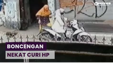 Aksi Nekat Emak Emak Gasak Tiga Ponsel Warga Di Depok Youtube