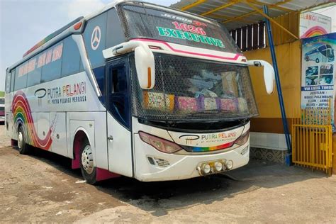 Foto Sopir Bus AKAP Jalur Sumatera Lebih Suka Pakai Sasis Buatan Eropa