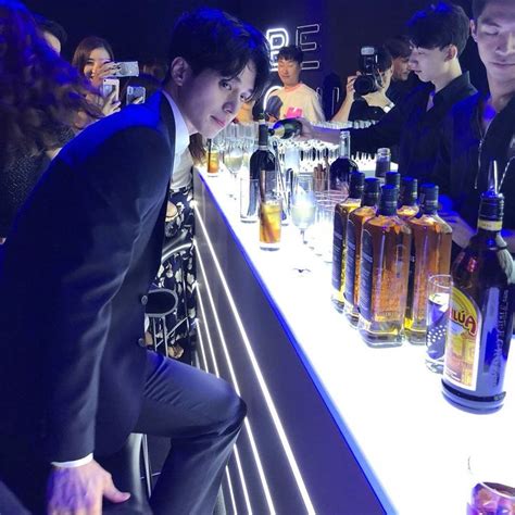 Pin tillagd av potatochan på Lee Dong Wook