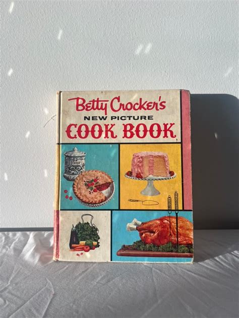 Vintage Betty Crocker New Picture Cookbook First Edition Second