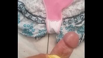 Tocando e Gozando Após o Banho Dela XVIDEOS