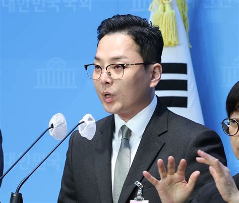 한번도 경험해보지 못한 법카이재명 법카 의혹 공익신고자의 회고 한국경제