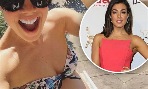 10 Hot Sexy Melanie Vallejo Bikini Pics