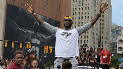 What channel, time is the Cavs vs Lakers game? LeBron James returns