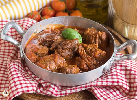 Carne Al Sugo Ricetta Siciliana Della Nonna Anche Con Carne Mista