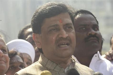 Lok Sabha Elections 2024 Former Maharashtra Cm Ashok Chavan Casts Vote