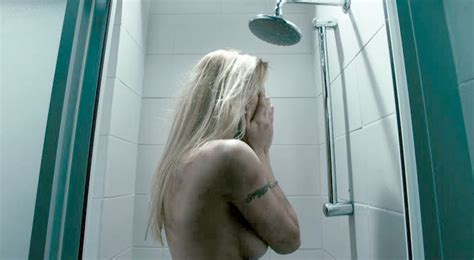 Naked Michelle Hunziker In Amore Nero