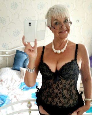 Granny Taking Sexy Selfie Porn Pictures XXX Photos Sex Images