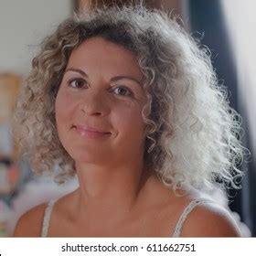 Sexy Curly Grey Haired Mature Woman Foto Stock Shutterstock