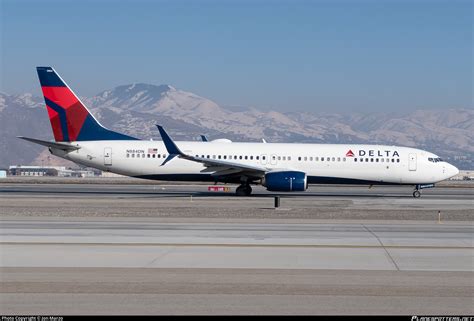 N Dn Delta Air Lines Boeing Er Wl Photo By Jon Marzo Id