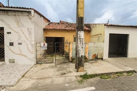 Casa na Rua Djalma Petit 534 Alto da Balança em Fortaleza por R 600