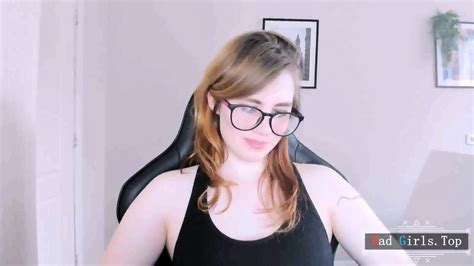 Pretty Perfect Big Boobs Brunette Webcam Babe Show