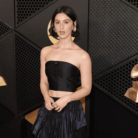 Nude Lips Seen On The Grammys Carpet NewBeauty