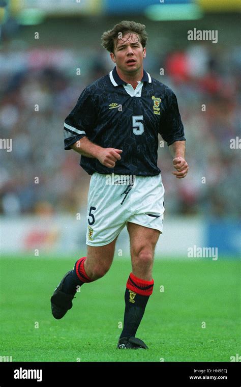 ALLY MCCOIST SCOTLAND & GLASGOW RANGERS FC 22 June 1992 Stock Photo - Alamy