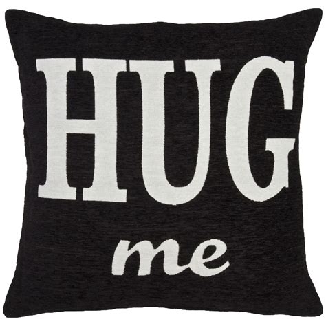 Chic for Cheap: Cushion-me-happy: Love Me, Hug Me and just Kiss Me!