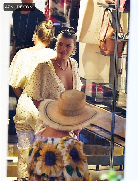 Sofia Richie Sexy Flashing Her Boob Tape In A Plunging Dress Amid Kylie Jenner S Birthday