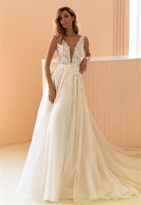 Areta Ria Tener Robe De Mari E Princesse Caralys Mariage Nice