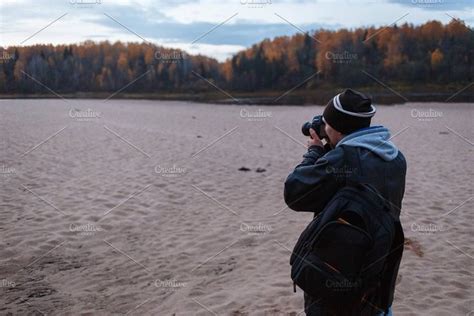 Side View Of Amateur Photographer Amateur Photographers Autumn Scenery Photographer