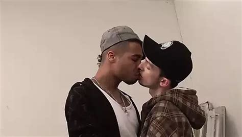 Vídeos gay de Interracial 3 xHamster