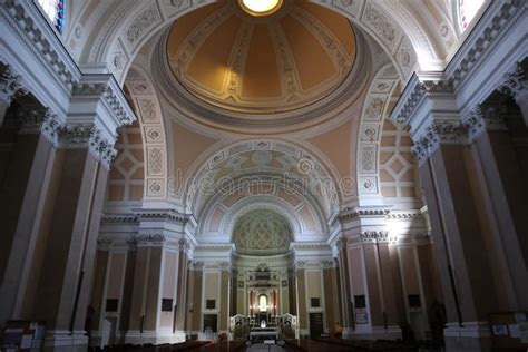 Benevento Interno Della Basilica Della Madonna Delle Grazie Editorial