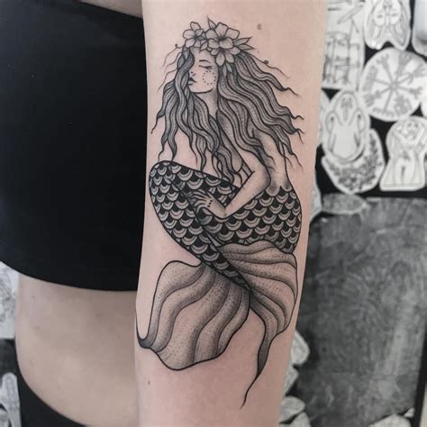 Tatuagem Criada Pela Artista Christine Fachini Christinetfachini De Blumenau Sc Mermaid