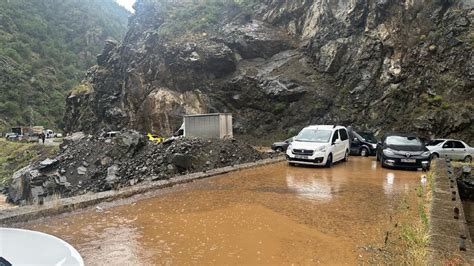 Artvin Av At Karayolunda Heyelan Yol Ula Ma Kapat Ld