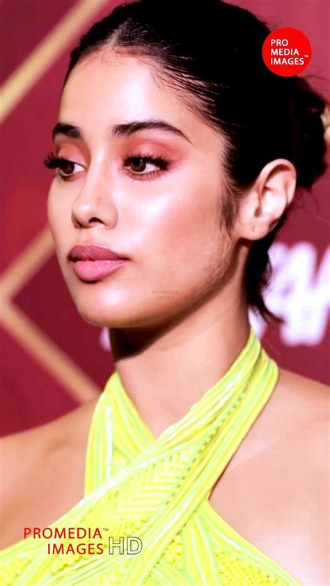 Janhvi Kapoor Beautiful Face Images Kiara Advani Hot Actress Pics