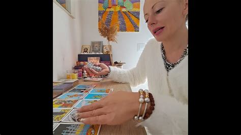 Едно разбито сърце открива радостта от живота . - YouTube