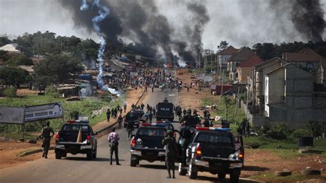 Nigerian Police Pledge Icrc Training As Thousands Protest Nationwide Cnn