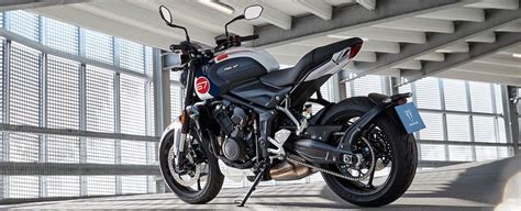 Ngạo nghễ vì liên tục thắng giải đua tử thần trong quá khứ Triumph tung naked bike Trident
