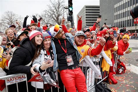 Wild celebrations greet Kansas City Chiefs as they take to the streets ...