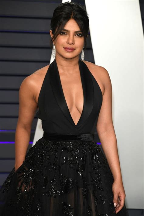 Priyanka Chopra Sexy 33 Photos Thefappening