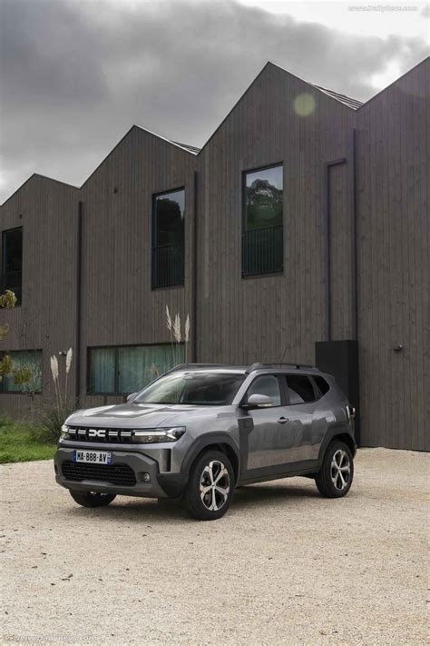 2024 Dacia Duster Hybrid Journey | DailyRevs.com | Dacia, Duster, Journey