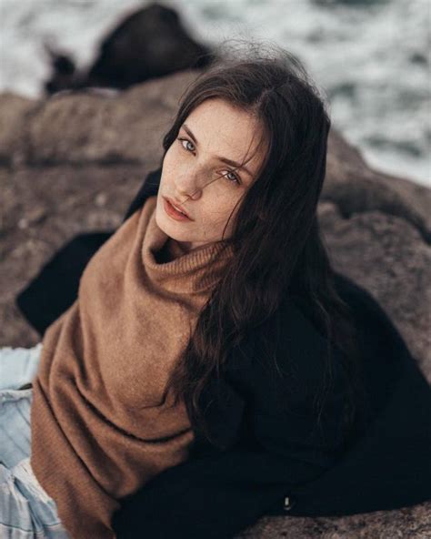 Juliana Santos Ig Nosnse Alef Lopes Juliana Santos Brunette Freckles Long Hair The Cutie