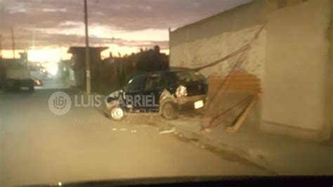 Auto Se Impacta Contra La Barda De Una Casa En Cholula Manejaba Un