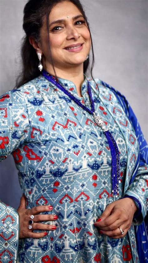 Supriya Pilgaonkar Hot Saree