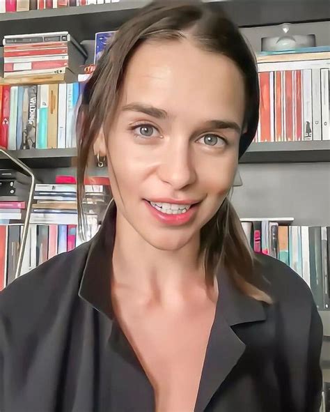 Pin By Themyscira On Emilia Clarke Emilia Clarke Emilia Clarke Pics Emilia Clarke Hot