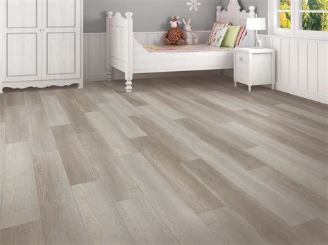 What colors are trending for vinyl plank flooring?