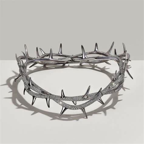 𝑮𝑼𝑴 on Instagram kendrick lamars custom crown of thorns by tiffany