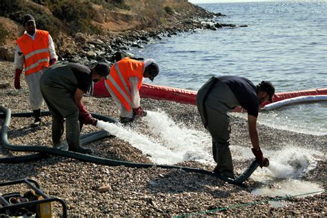 7 Most Common Methods For Oil Spill Clean Up Hydrotech