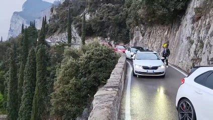 Lago Di Garda Traffico Paralizzato Sulla Strada Della Forra Il Video