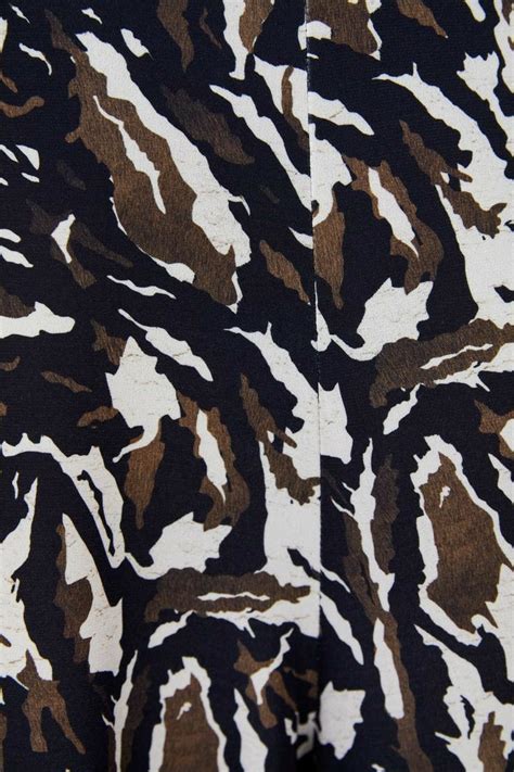 Desert Camouflage | Camouflage pattern design, Tshirt design inspiration, Surface pattern design