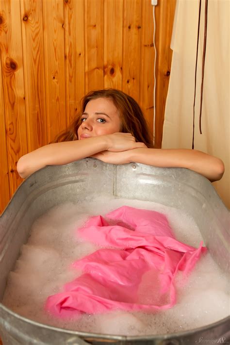 Amateur Girl Stunning Kristy I Have To Wash My