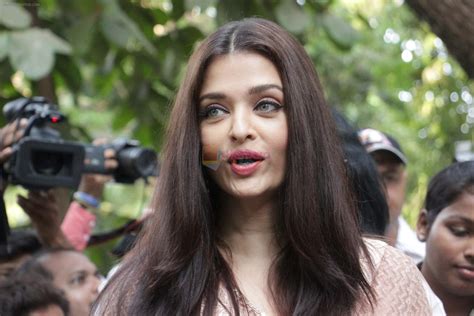 Aishwarya Rai Bachchan Inaugurates The Paradise Garden On 8th May 2017