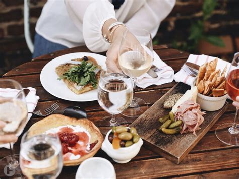 The 20 Best Happy Hours in Kansas City