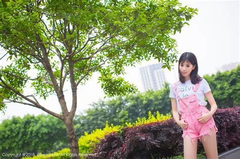 XiuRen秀人网 No 1026 嫩模艾栗栗居家黑色蕾丝内衣 户外清新美腿魅惑写真42P ia 1400000066 Porn Pic