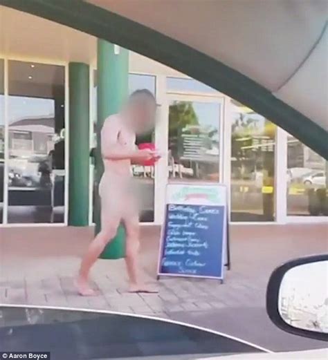 Watch As A Naked Man Is Chased By Police In Australia Daily Mail Online